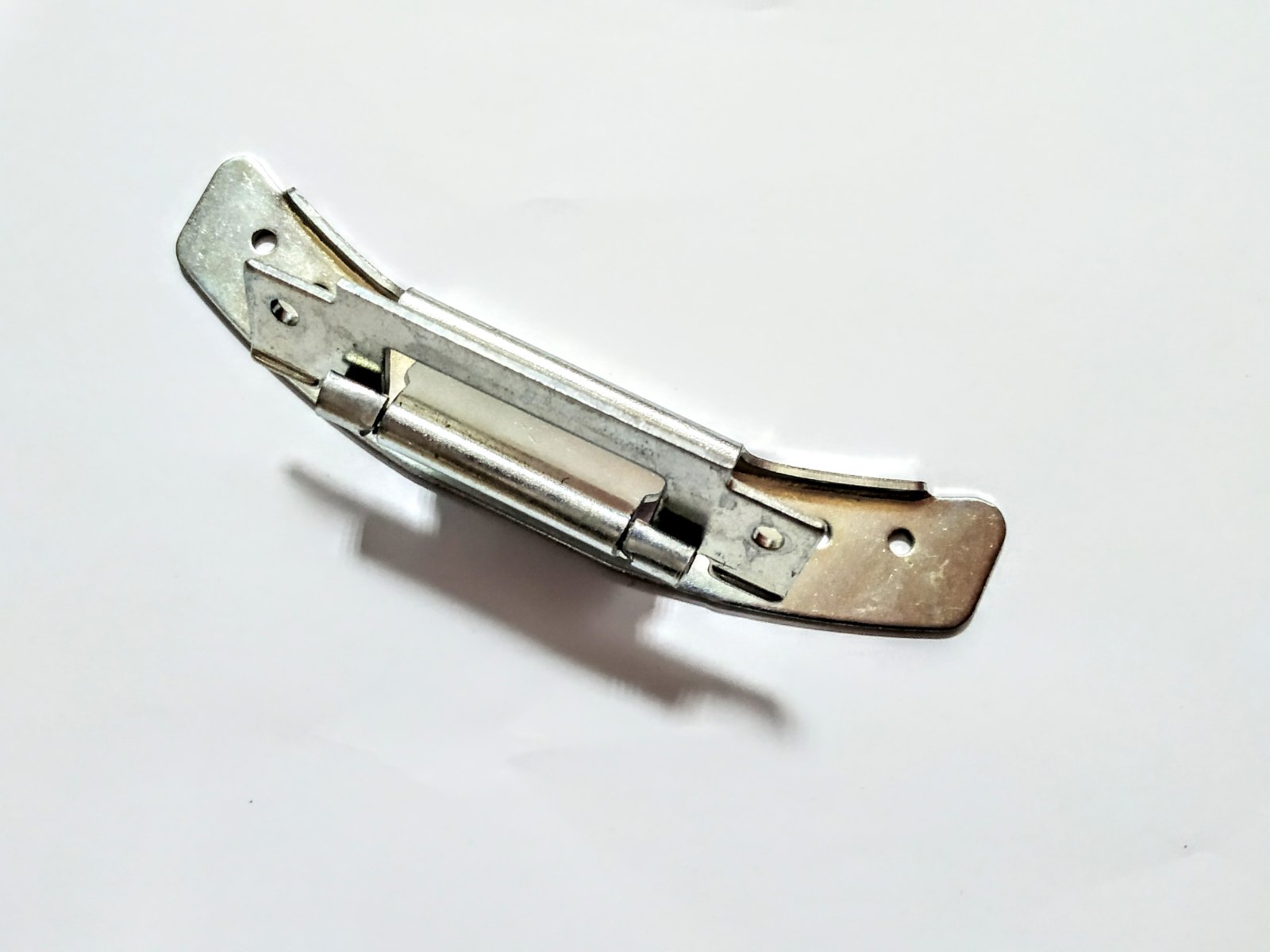 Петля люка для стиральной машины Ariston C00057567